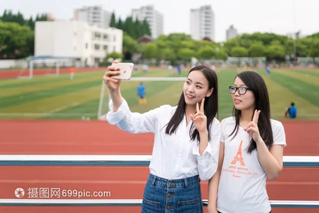 年轻的女学生